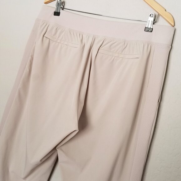 Athleta Brooklyn Mid Rise Ankle Pants 14 Avalone Stretch Slit Lightweight $99 - Picture 10 of 16